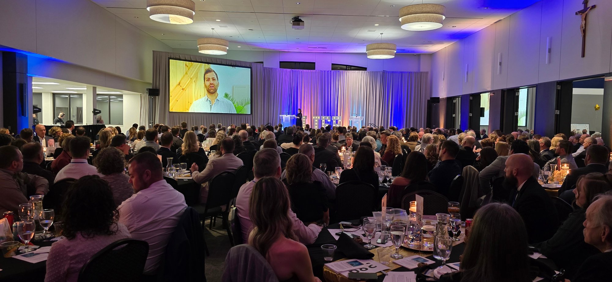 1000038295 1000038295